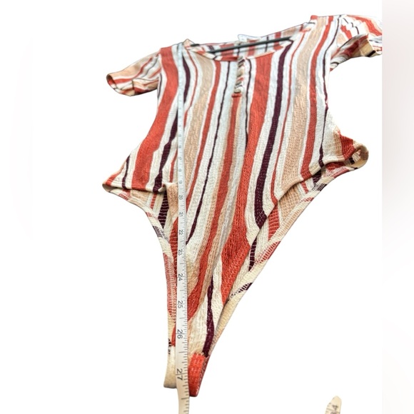 Love Tree Stretchy Ribbed Stripe Button Front Bodysuit Rust Cream Burgundy M - Picture 4 of 10